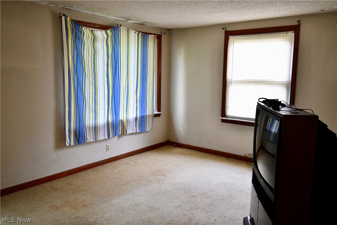 2194 Clearview Avenue NW Champion OH 44483