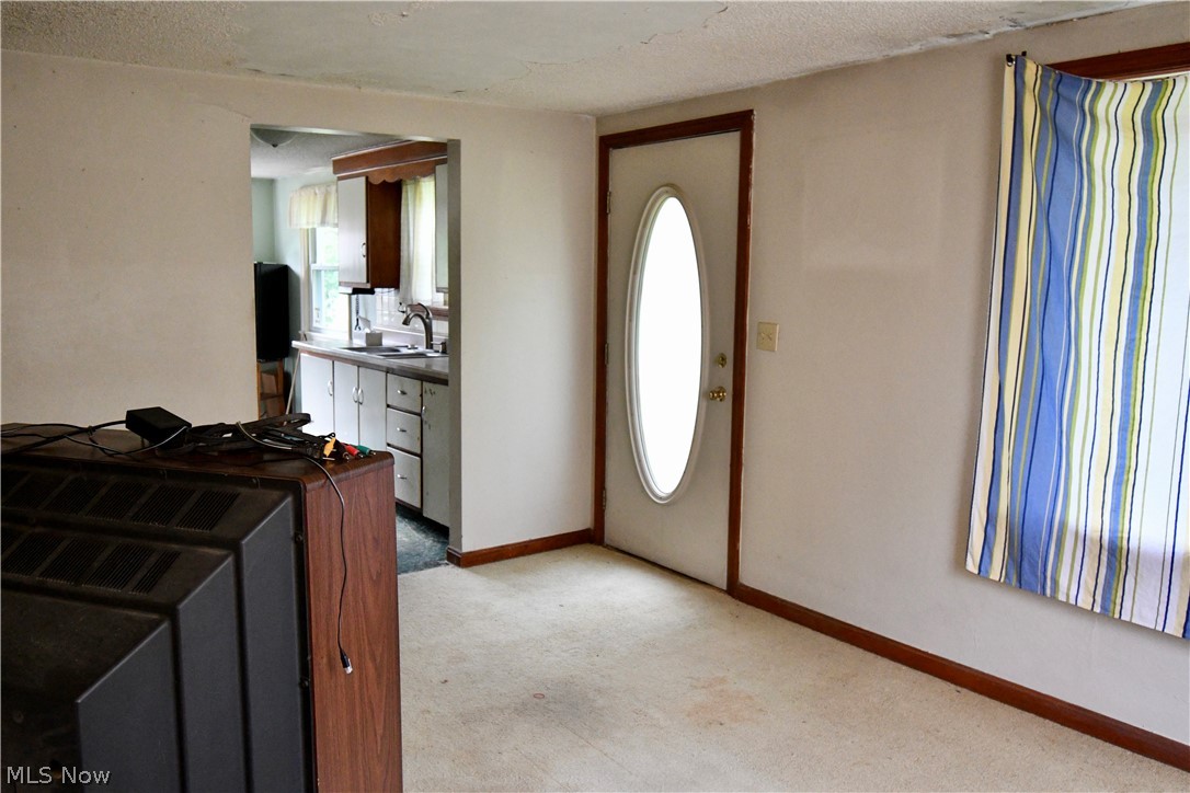 2194 Clearview Avenue NW Champion OH 44483