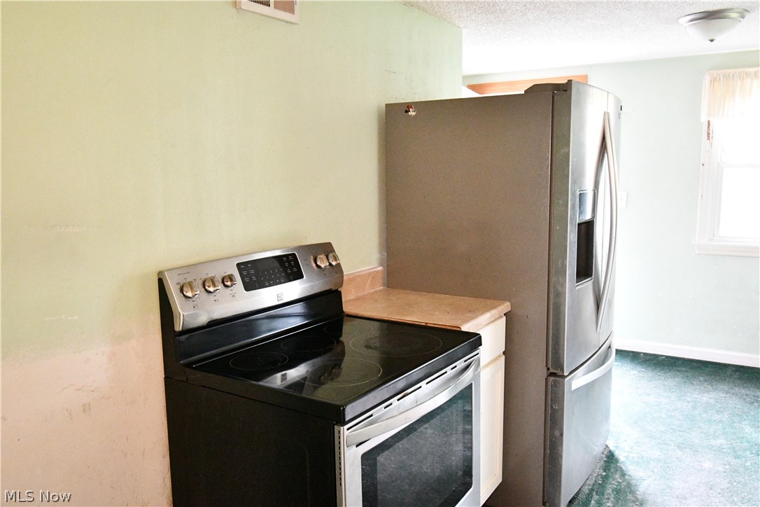2194 Clearview Avenue NW Champion OH 44483