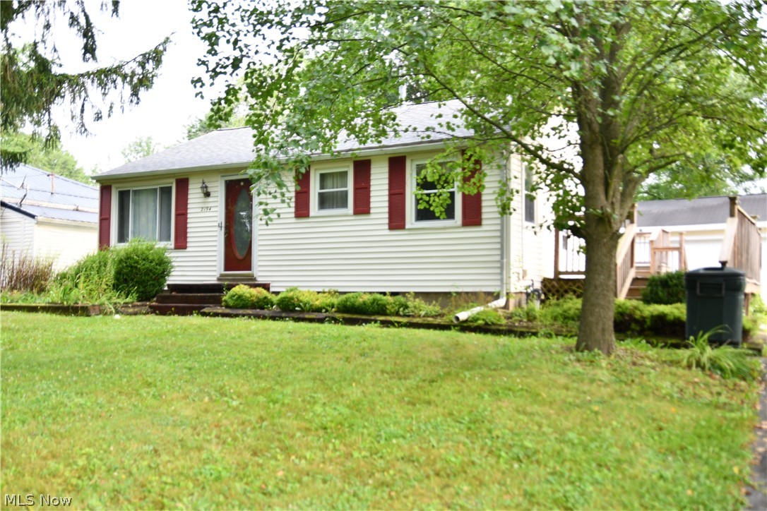 2194 Clearview Avenue NW Champion OH 44483