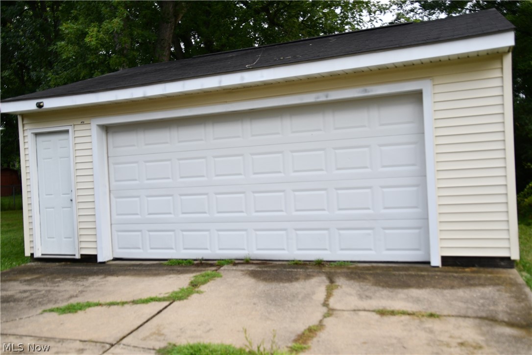 2194 Clearview Avenue NW Champion OH 44483