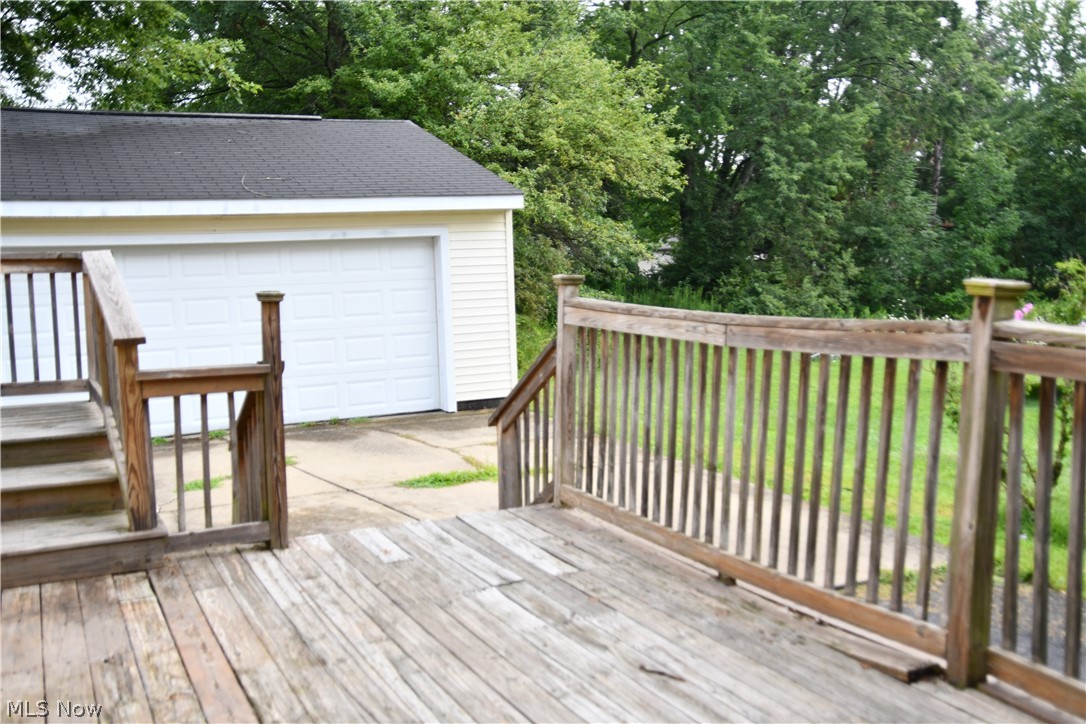 2194 Clearview Avenue NW Champion OH 44483