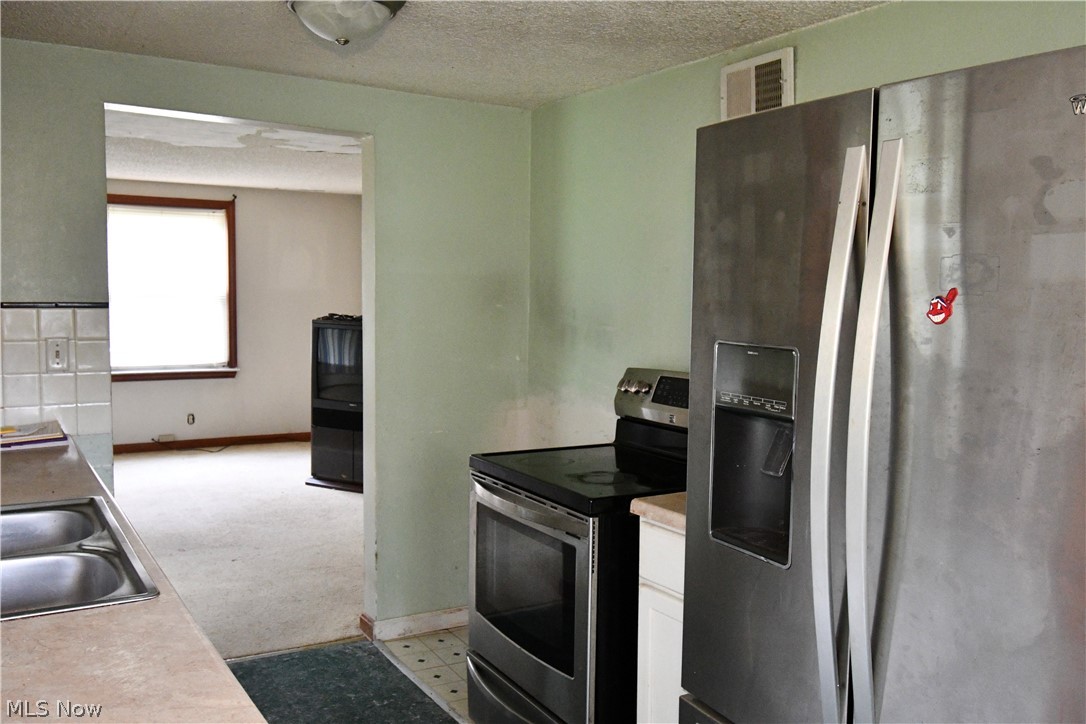 2194 Clearview Avenue NW Champion OH 44483
