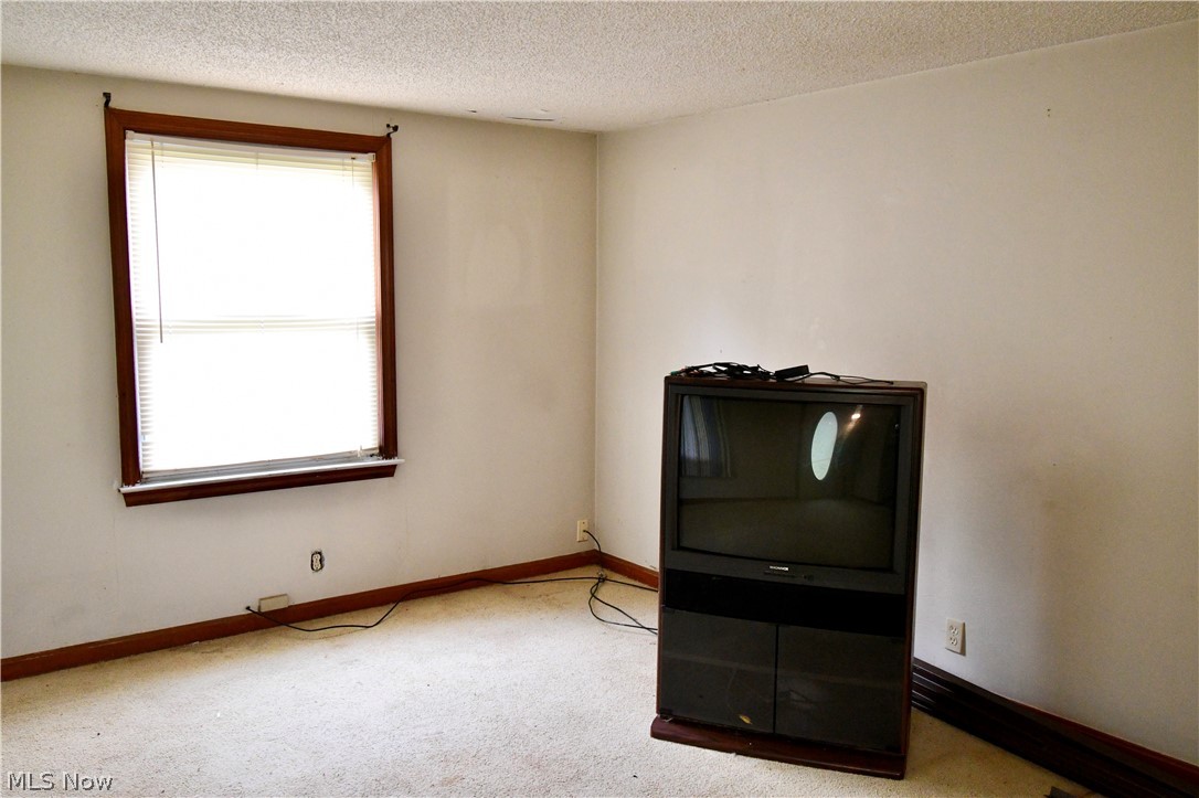 2194 Clearview Avenue NW Champion OH 44483