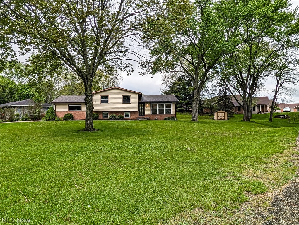 1101 Chaparrel Road SW Hartville OH 44632