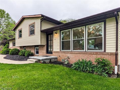 1101 Chaparrel Road SW Hartville OH 44632