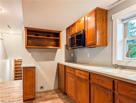1101 Chaparrel Road SW Hartville OH 44632