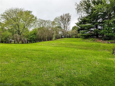 1101 Chaparrel Road SW Hartville OH 44632