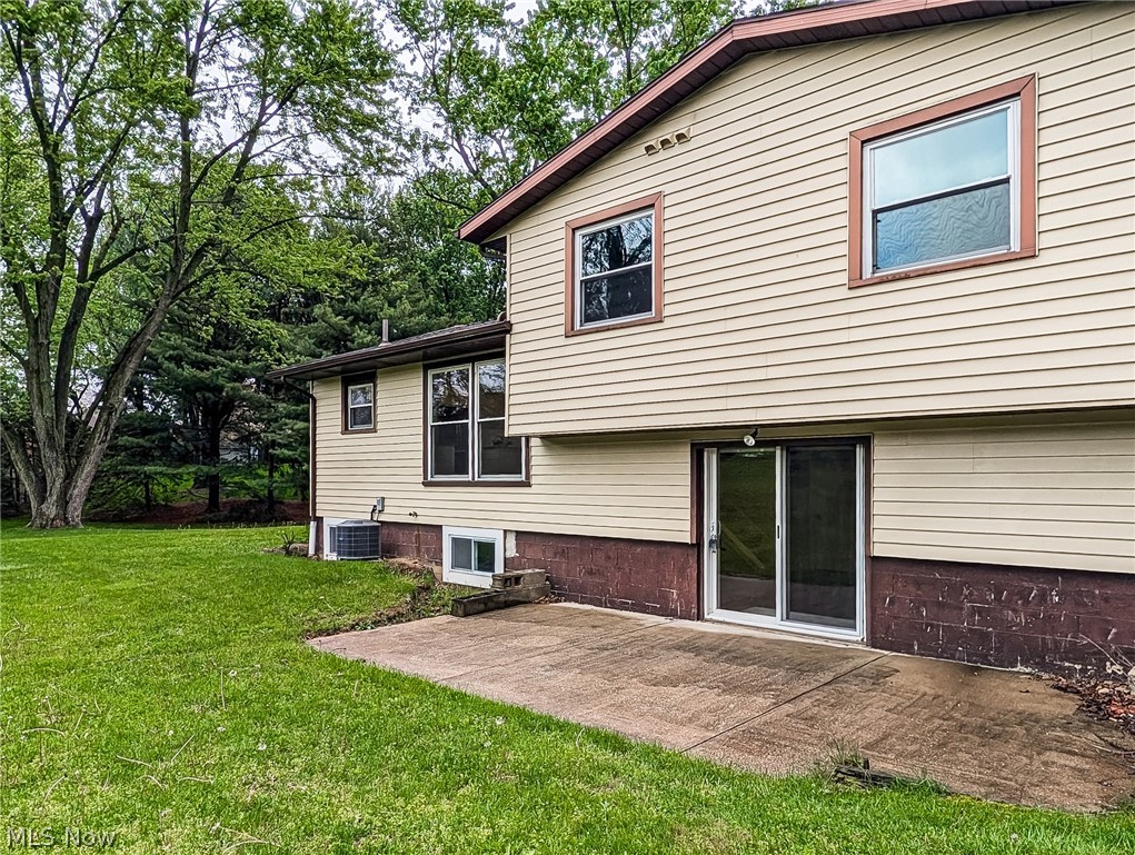 1101 Chaparrel Road SW Hartville OH 44632