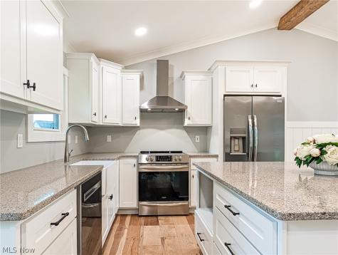 1101 Chaparrel Road SW Hartville OH 44632