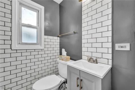 4046 W 143rd Street Cleveland OH 44135