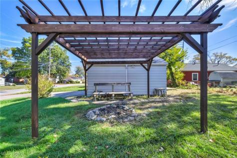 4046 W 143rd Street Cleveland OH 44135