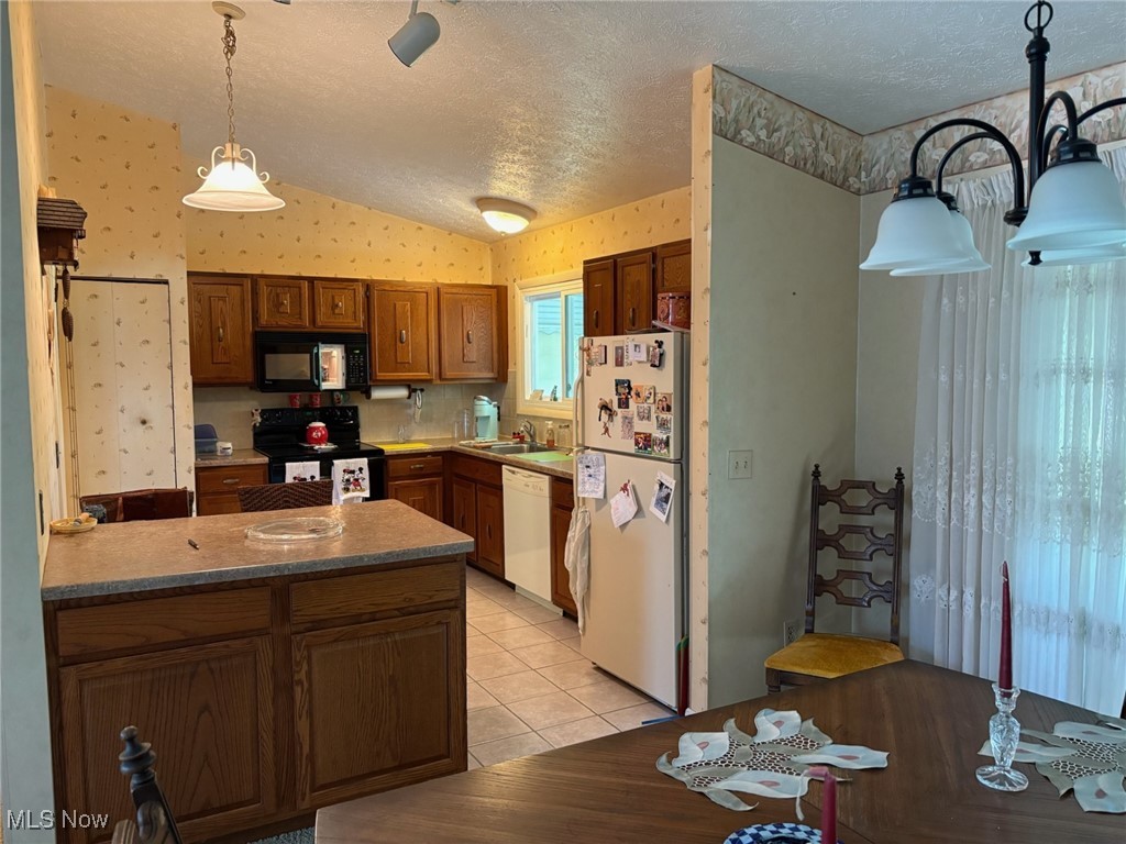 100 Chatham Drive Aurora OH 44202