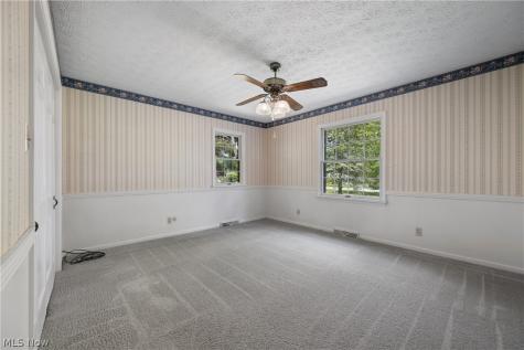 568 W Nimisila Road Akron OH 44319