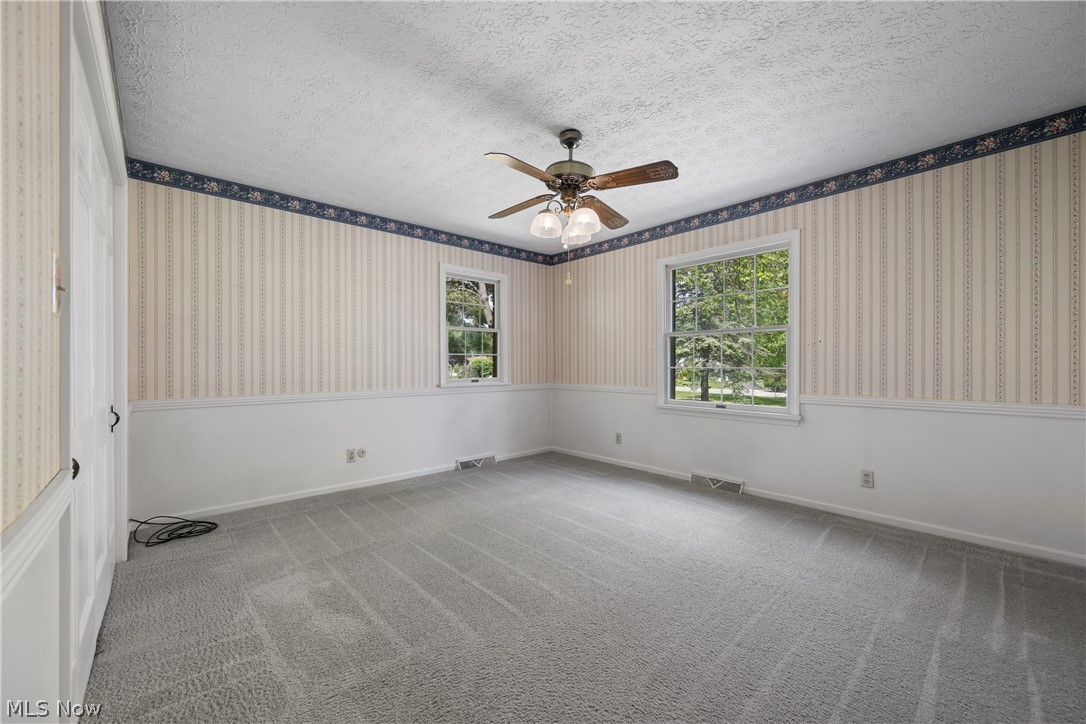 568 W Nimisila Road Akron OH 44319