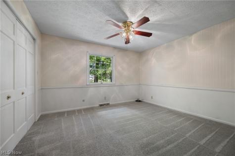 568 W Nimisila Road Akron OH 44319