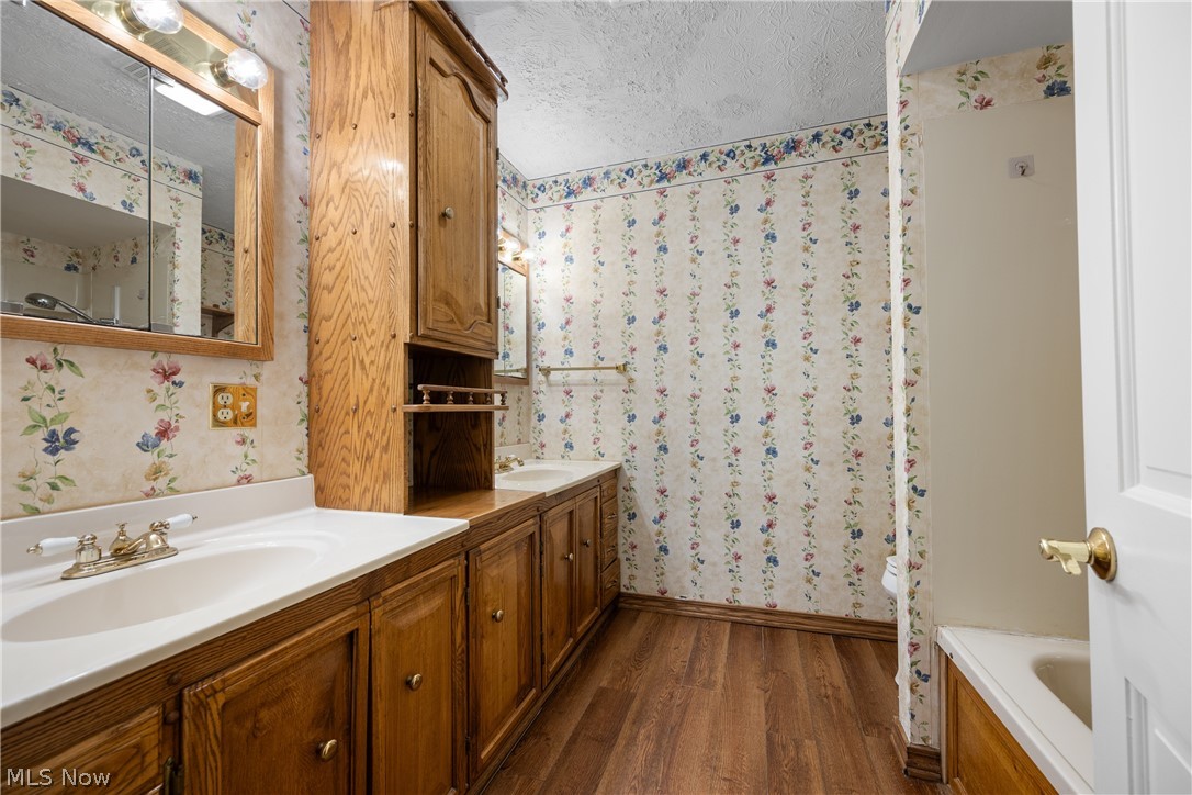 568 W Nimisila Road Akron OH 44319