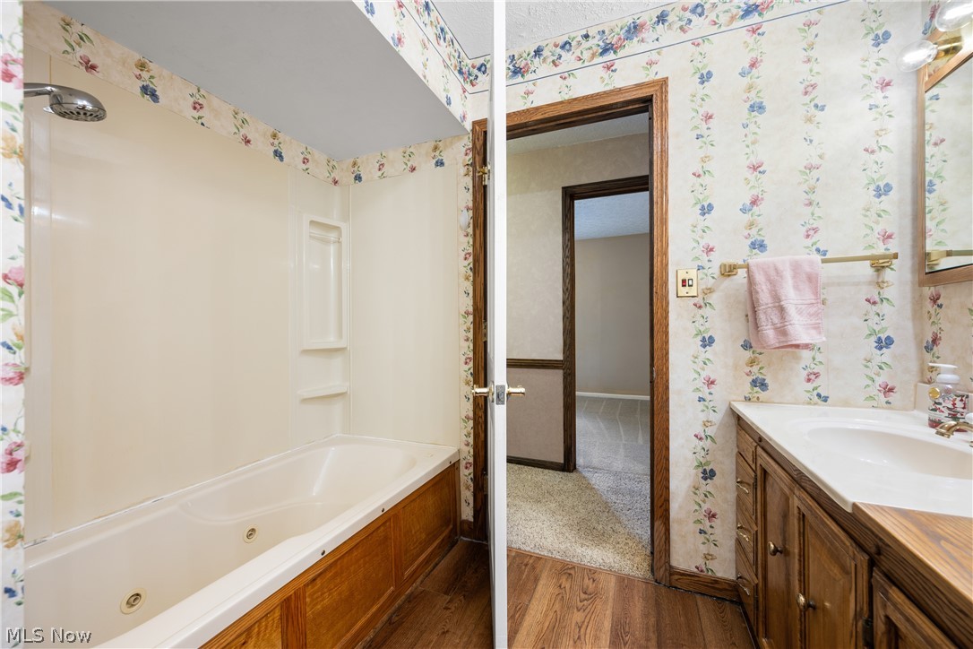 568 W Nimisila Road Akron OH 44319