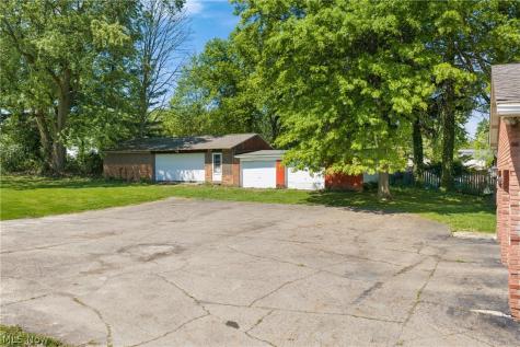 568 W Nimisila Road Akron OH 44319