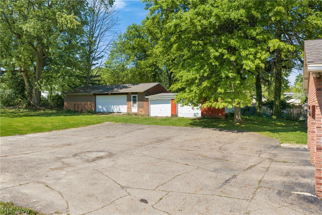 568 W Nimisila Road Akron OH 44319