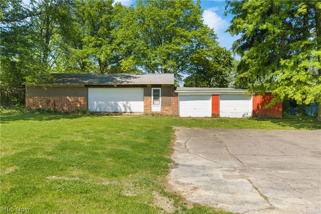 568 W Nimisila Road Akron OH 44319