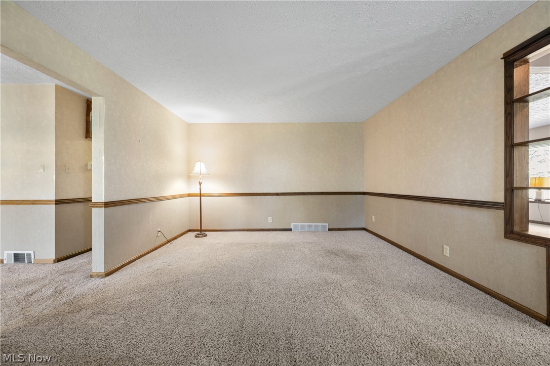 568 W Nimisila Road Akron OH 44319