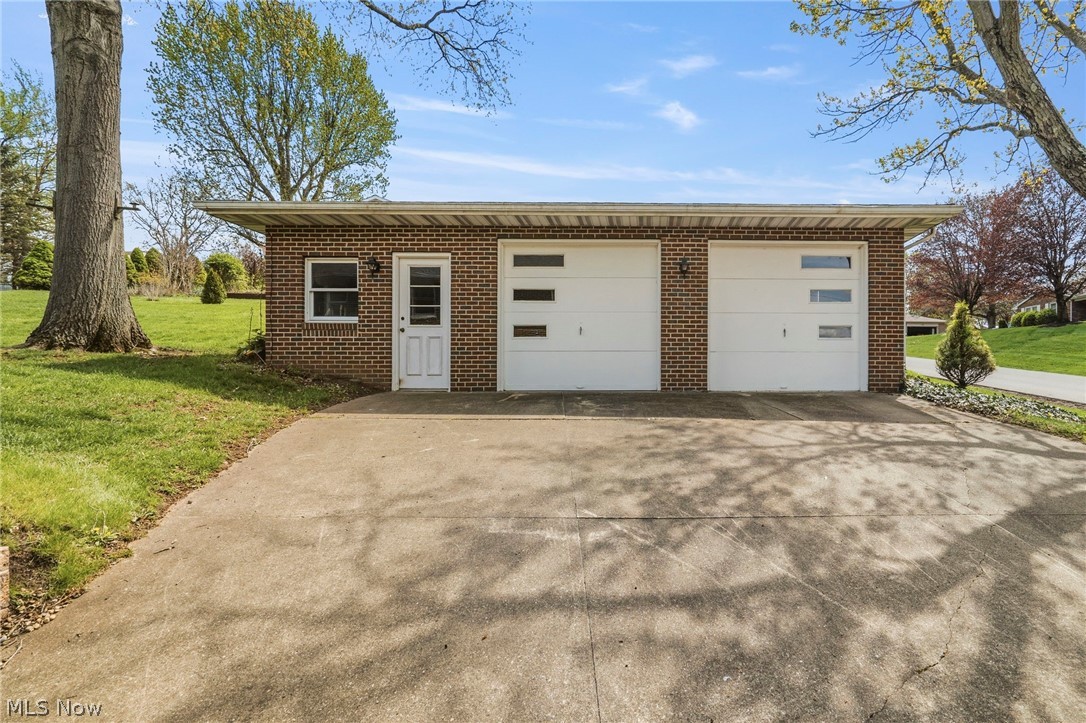 2430 Easton Street NE Canton OH 44721