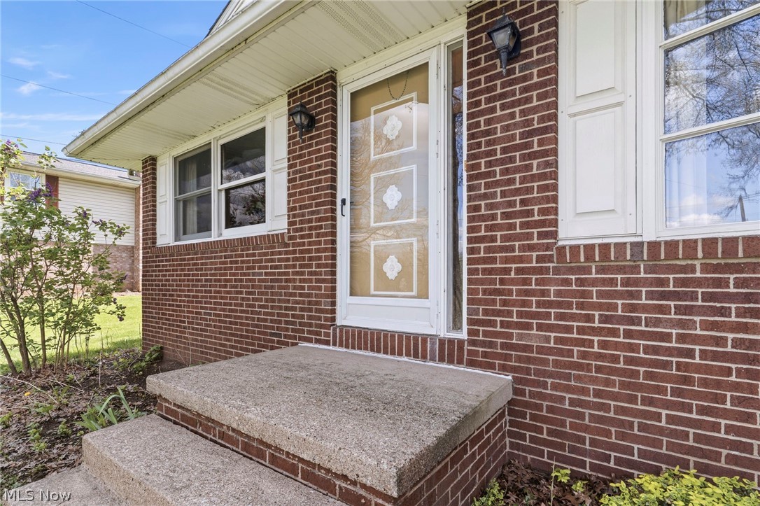2430 Easton Street NE Canton OH 44721