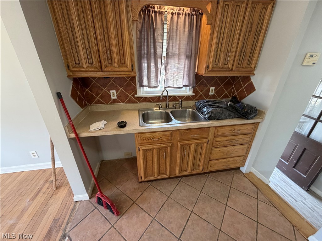 871 E 232nd Street Euclid OH 44123