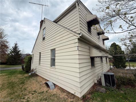 871 E 232nd Street Euclid OH 44123