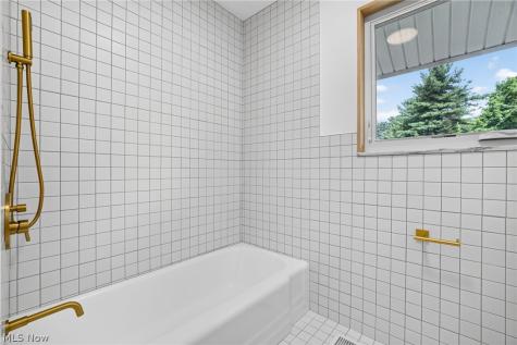 3866 Woodthrush Road Akron OH 44333