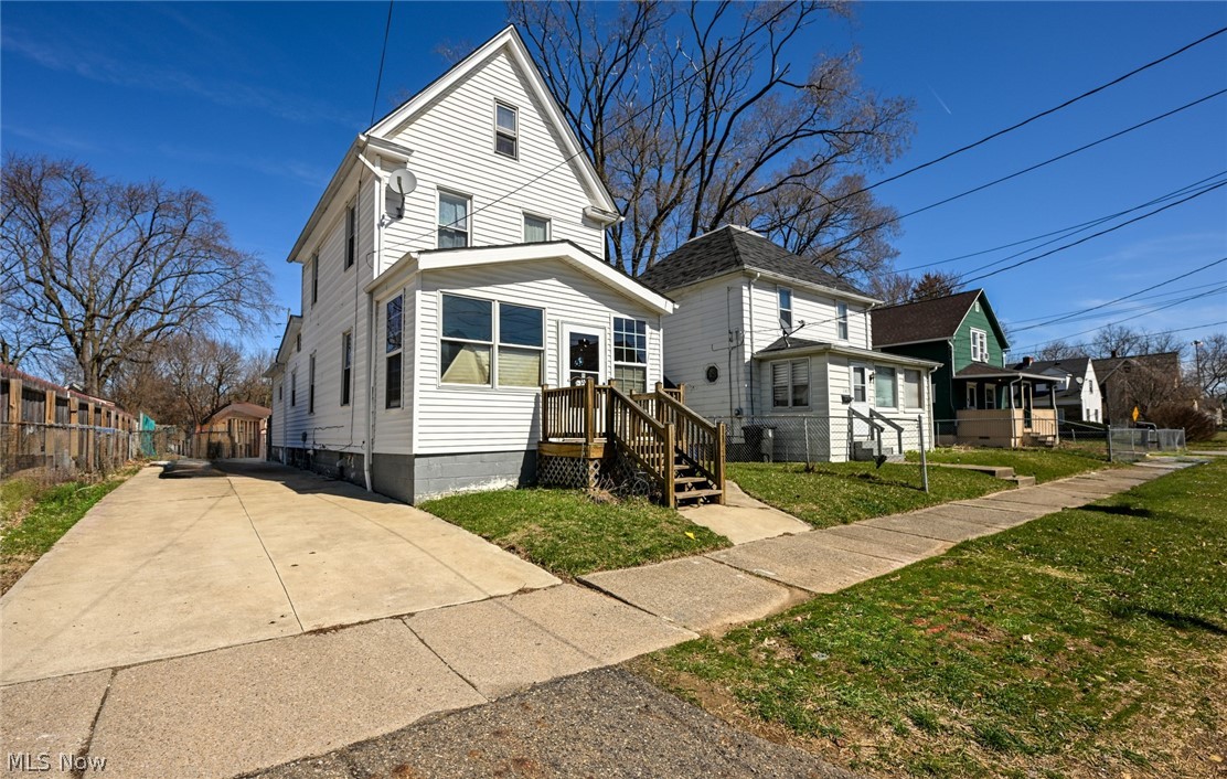 1147 Mcintosh Avenue Akron OH 44314