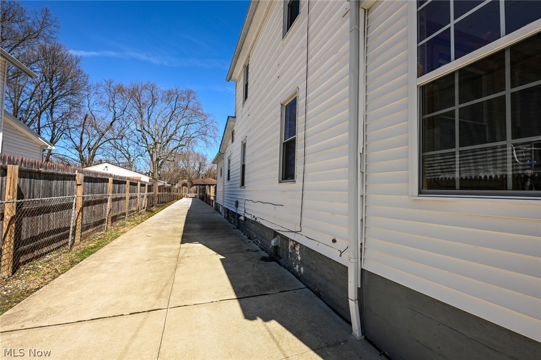 1147 Mcintosh Avenue Akron OH 44314