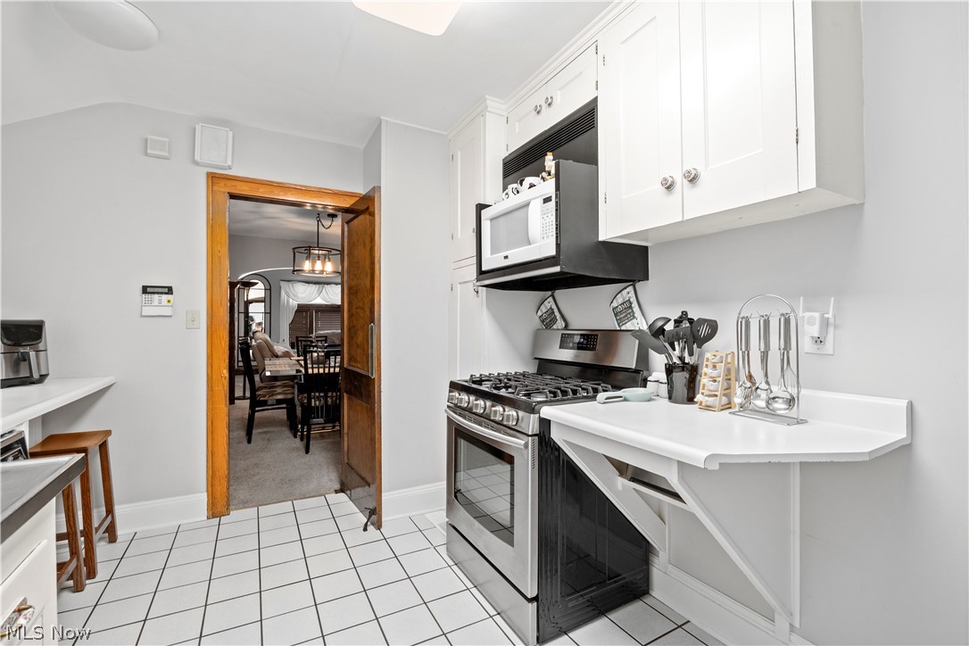 3569 Warren Road Cleveland OH 44111