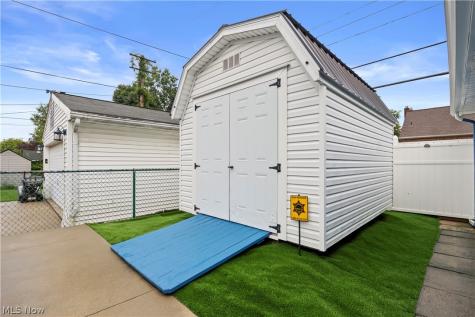 3569 Warren Road Cleveland OH 44111