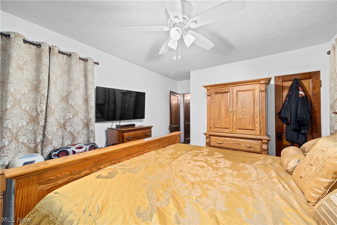 3569 Warren Road Cleveland OH 44111