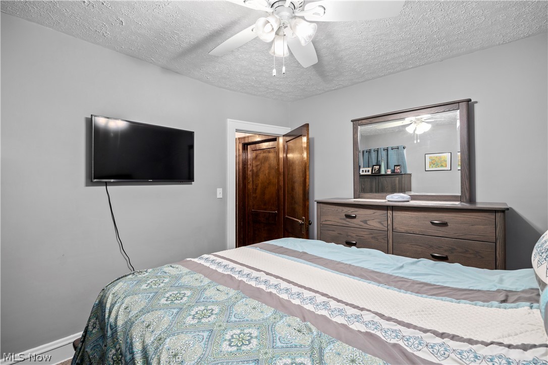 3569 Warren Road Cleveland OH 44111