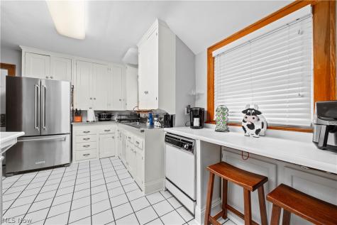 3569 Warren Road Cleveland OH 44111