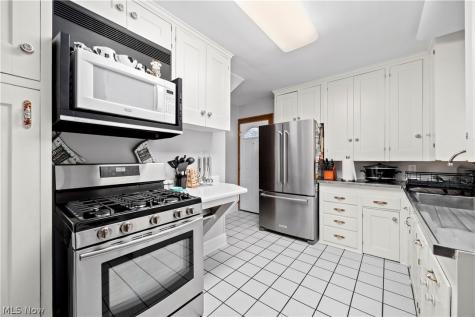 3569 Warren Road Cleveland OH 44111