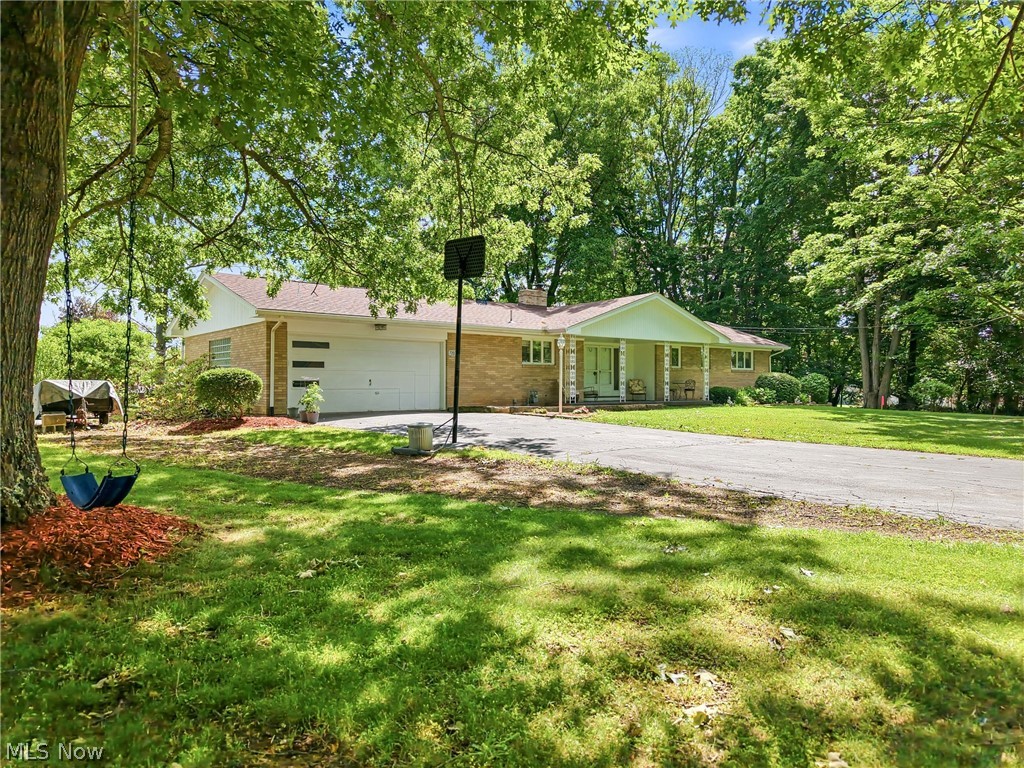7207 Lee Road NE Brookfield OH 44403