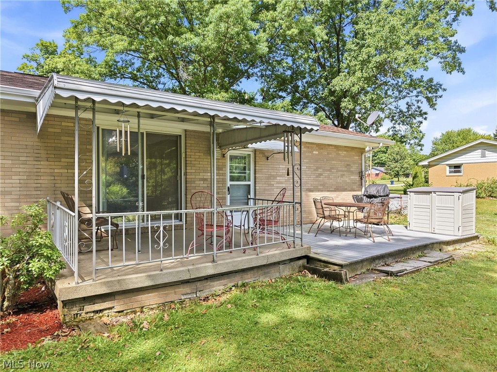 7207 Lee Road NE Brookfield OH 44403