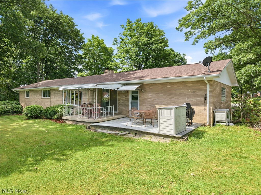 7207 Lee Road NE Brookfield OH 44403