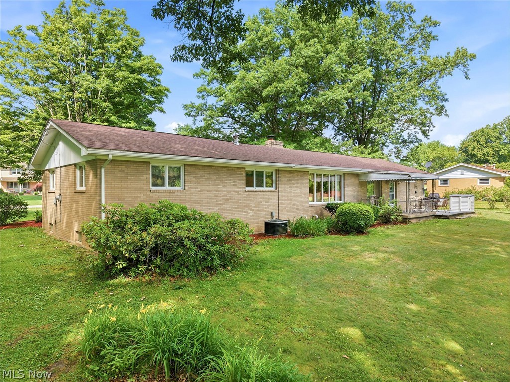 7207 Lee Road NE Brookfield OH 44403
