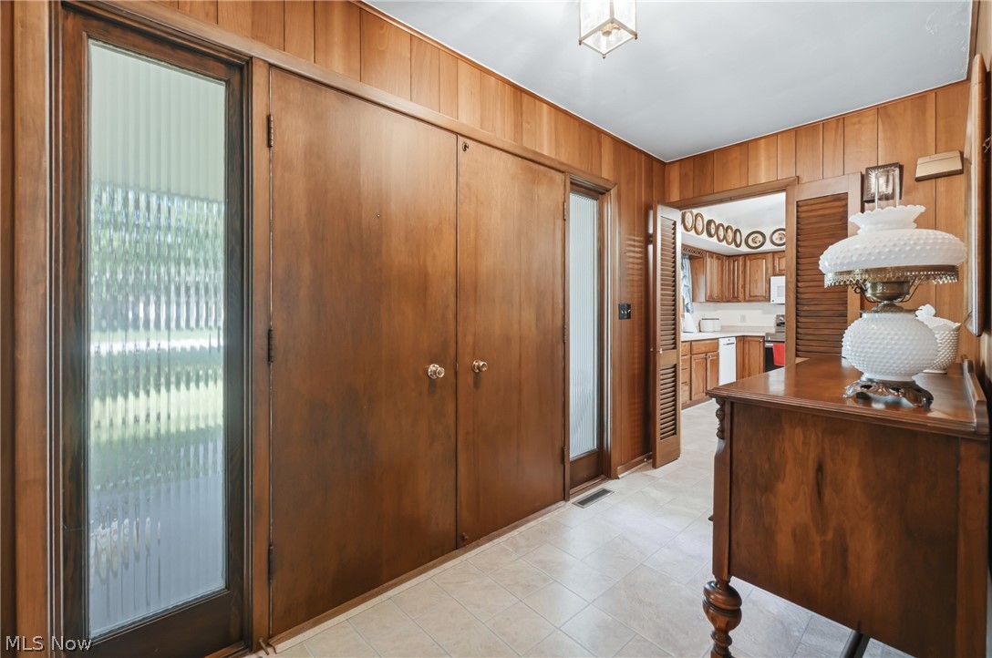 7207 Lee Road NE Brookfield OH 44403