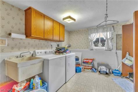 4321 Danberry Drive North Olmsted OH 44070