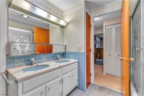 4321 Danberry Drive North Olmsted OH 44070