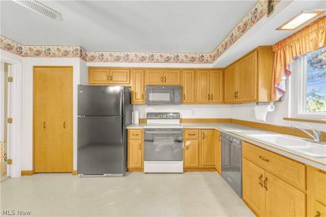 4321 Danberry Drive North Olmsted OH 44070