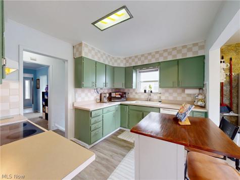 5162 Oakmont Drive Lyndhurst OH 44124
