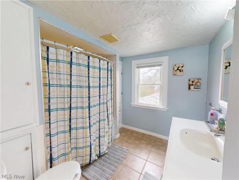 5162 Oakmont Drive Lyndhurst OH 44124