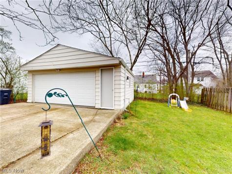 5162 Oakmont Drive Lyndhurst OH 44124